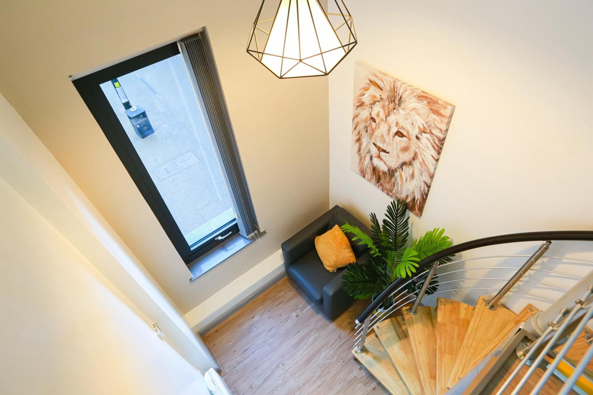 Apartment E102 Urban Loft Vista *